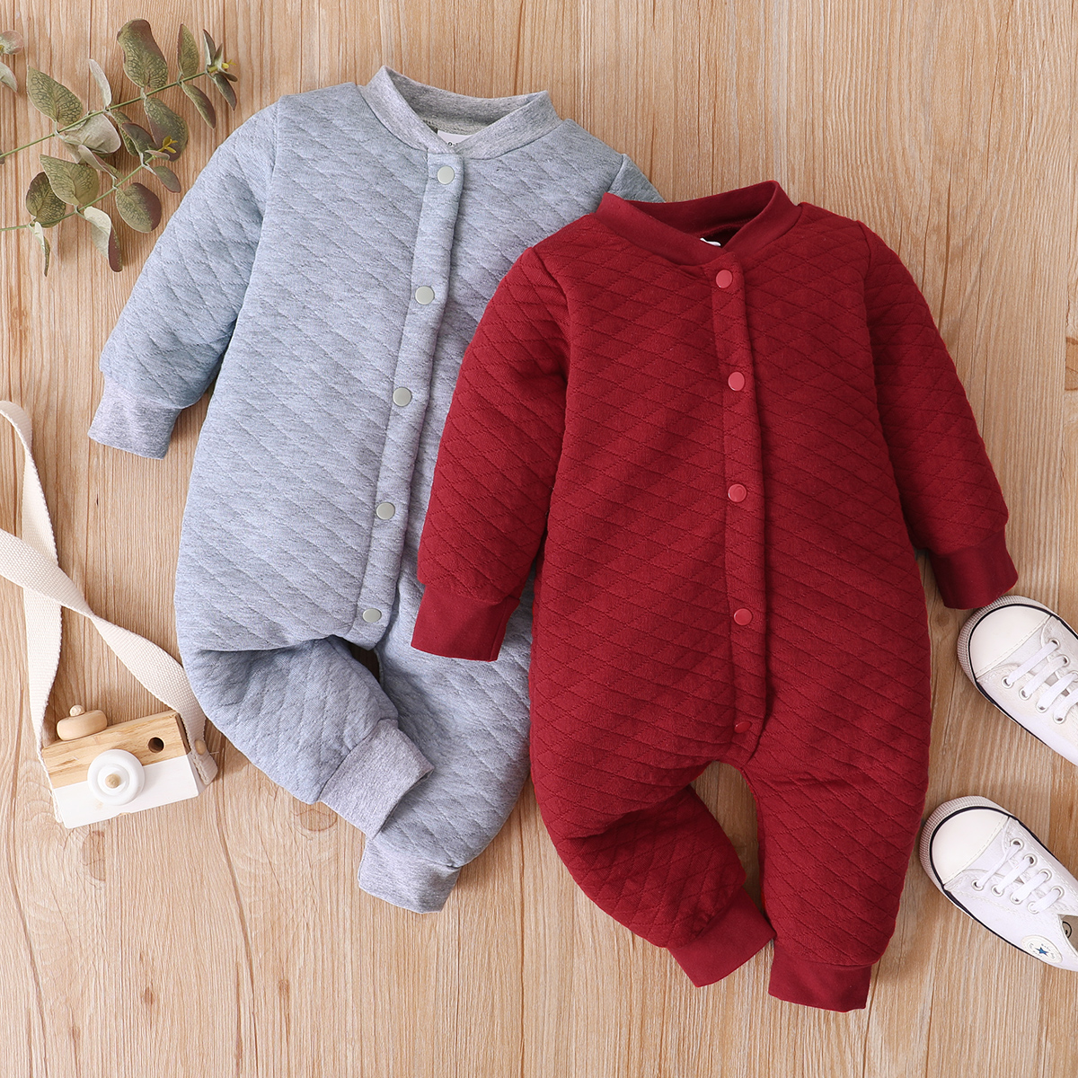 

Baby Girl/Boy Solid Color Button Design Long-sleeve Jumpsuit