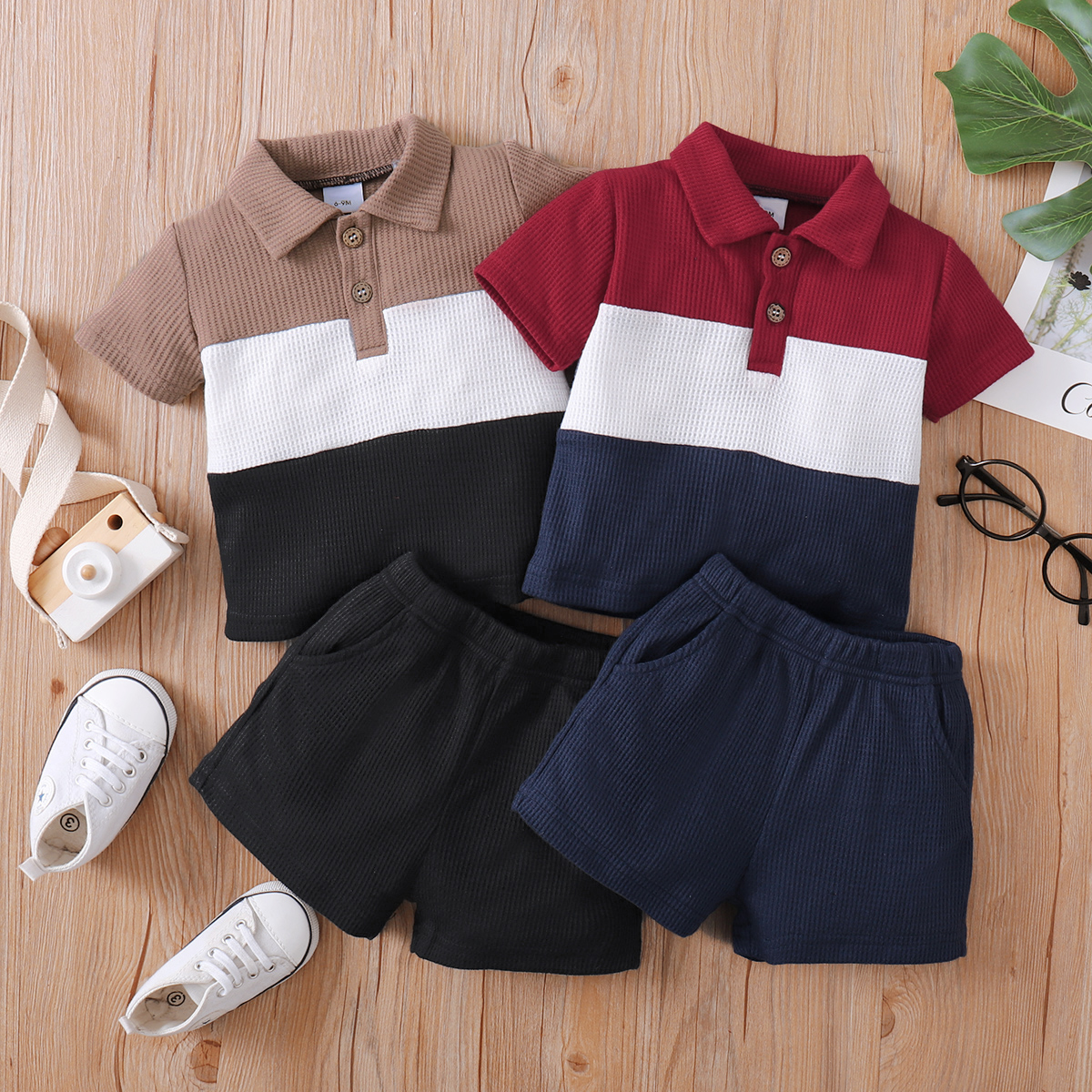 

2pcs Baby Boy Colorblock Short-sleeve Polo Shirt and Solid Shorts Set