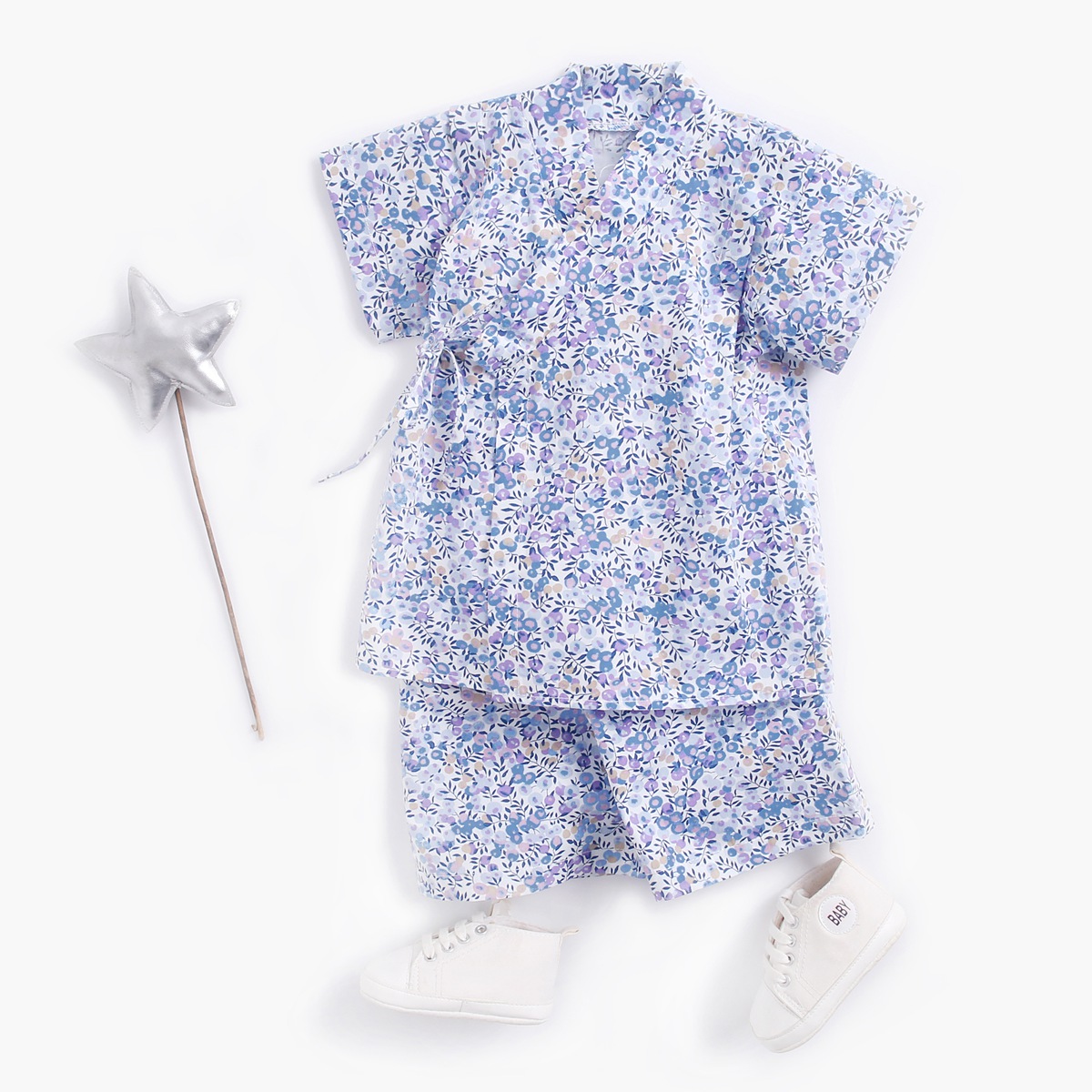 

Floral Print Top and Shorts Pajamas Set