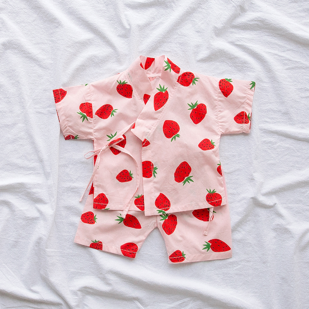 

Baby / Toddler Strawberry Print Stylish Tee and Shorts Pajamas Set