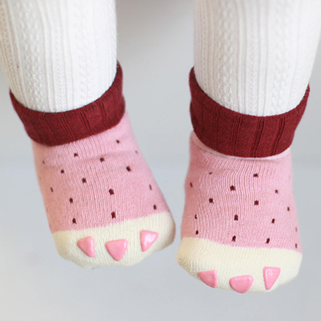 

2-piece Stylish Paw Pattern Boat Socks and Knee-High Socks Set