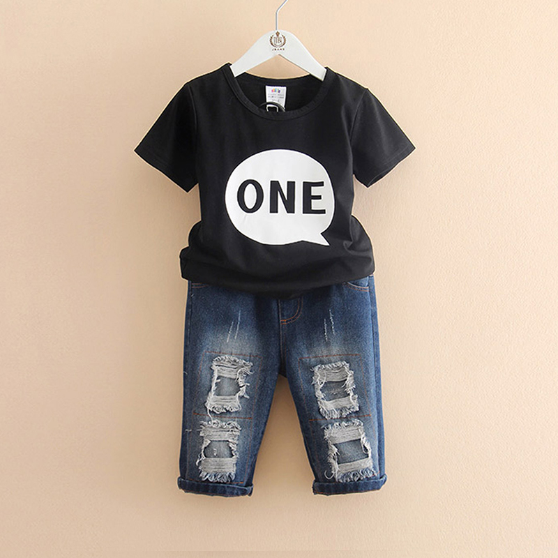 

2-piece Short Sleeves Cool Letter Tee and Rip Jeans Set for Boys