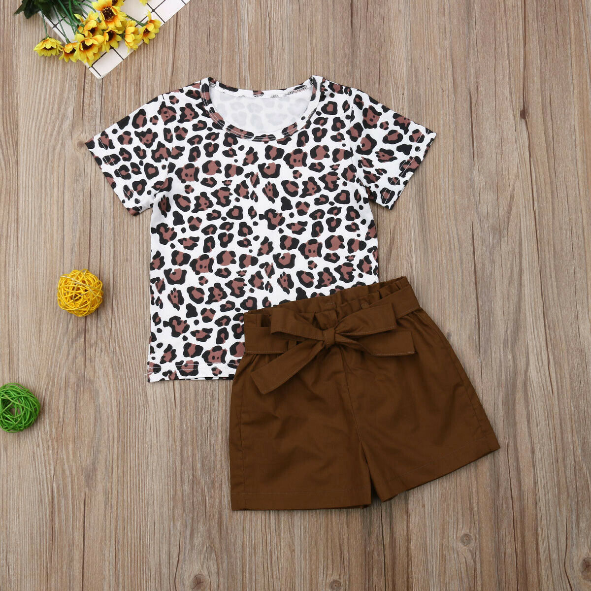 

Baby / Toddler Trendy Leopard Print Tee and Solid Bowknot Shorts Set