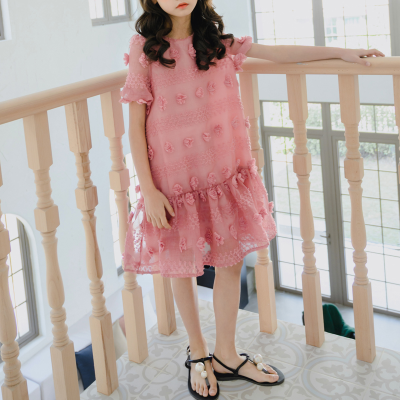 

Pretty Floral Embroidered Lace Short-sleeve Dresses