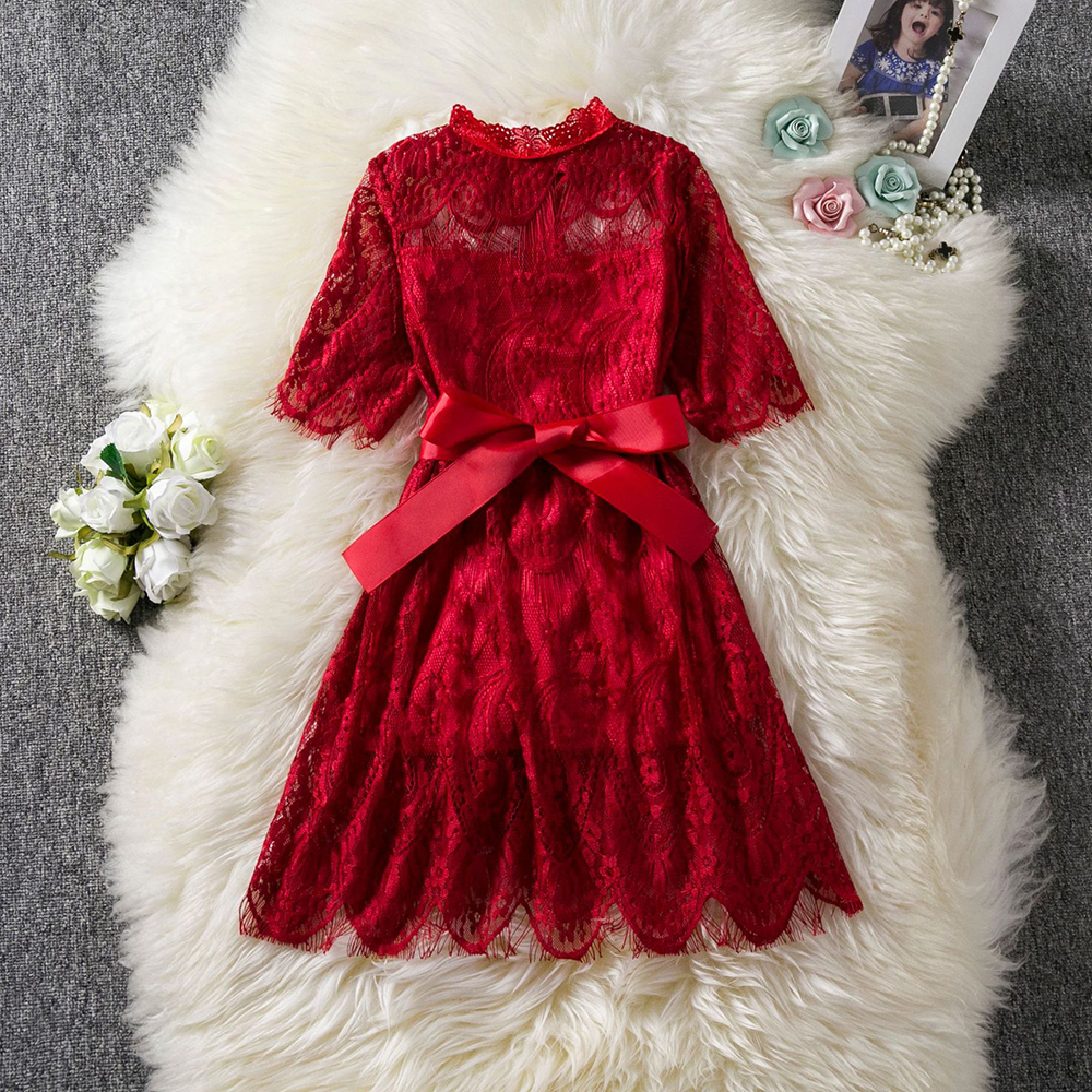 

Lace Short-sleeve Princess Dress