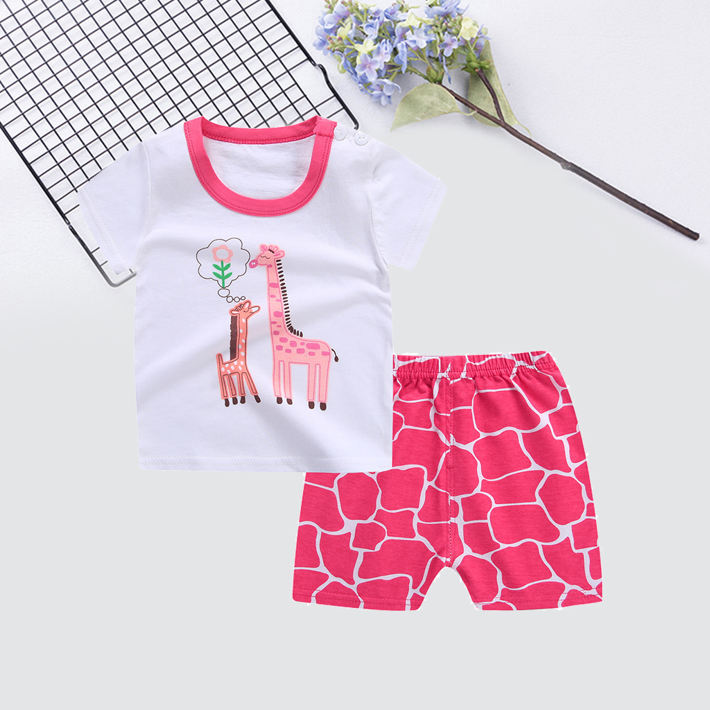 

Baby / Toddler Girl Cute Giraffe Pattern Print Tee and Shorts Set