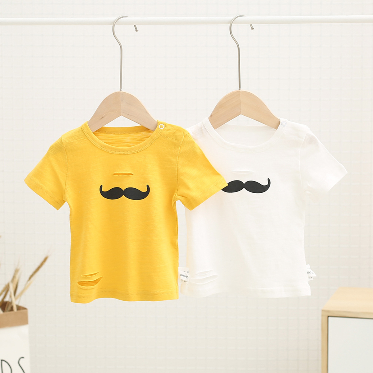 

Baby / Toddler Trendy Moustache Print Ripped Tee