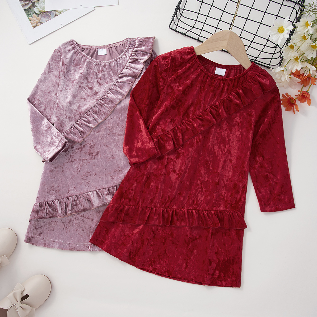 

Toddler Girl Irregular Ruffle Long-sleeve Solid Velvet Dress