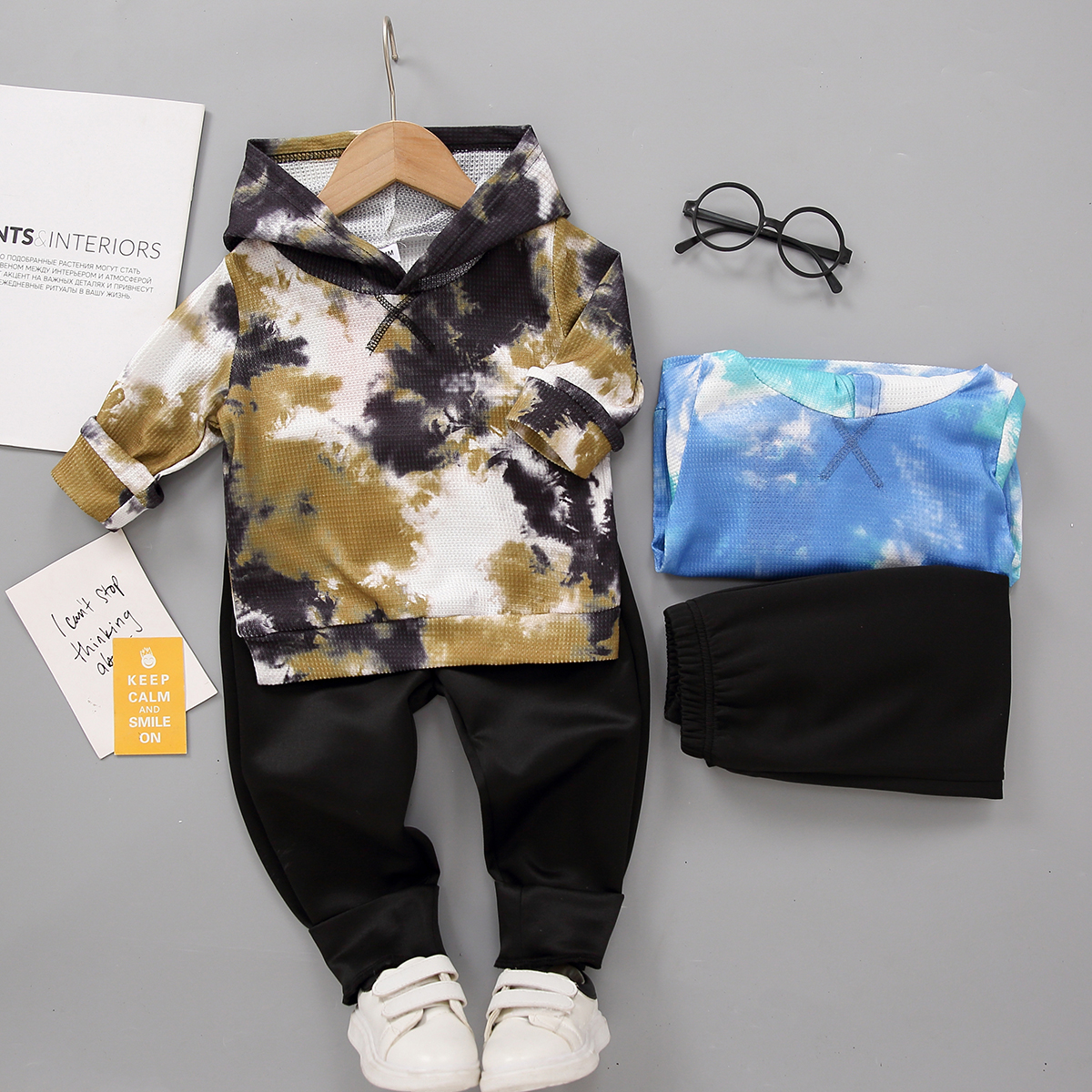

2-piece Toddler Boy/Girl Tie Dye Hoodie Sweatshirt and 100% Cotton Black Pants Set