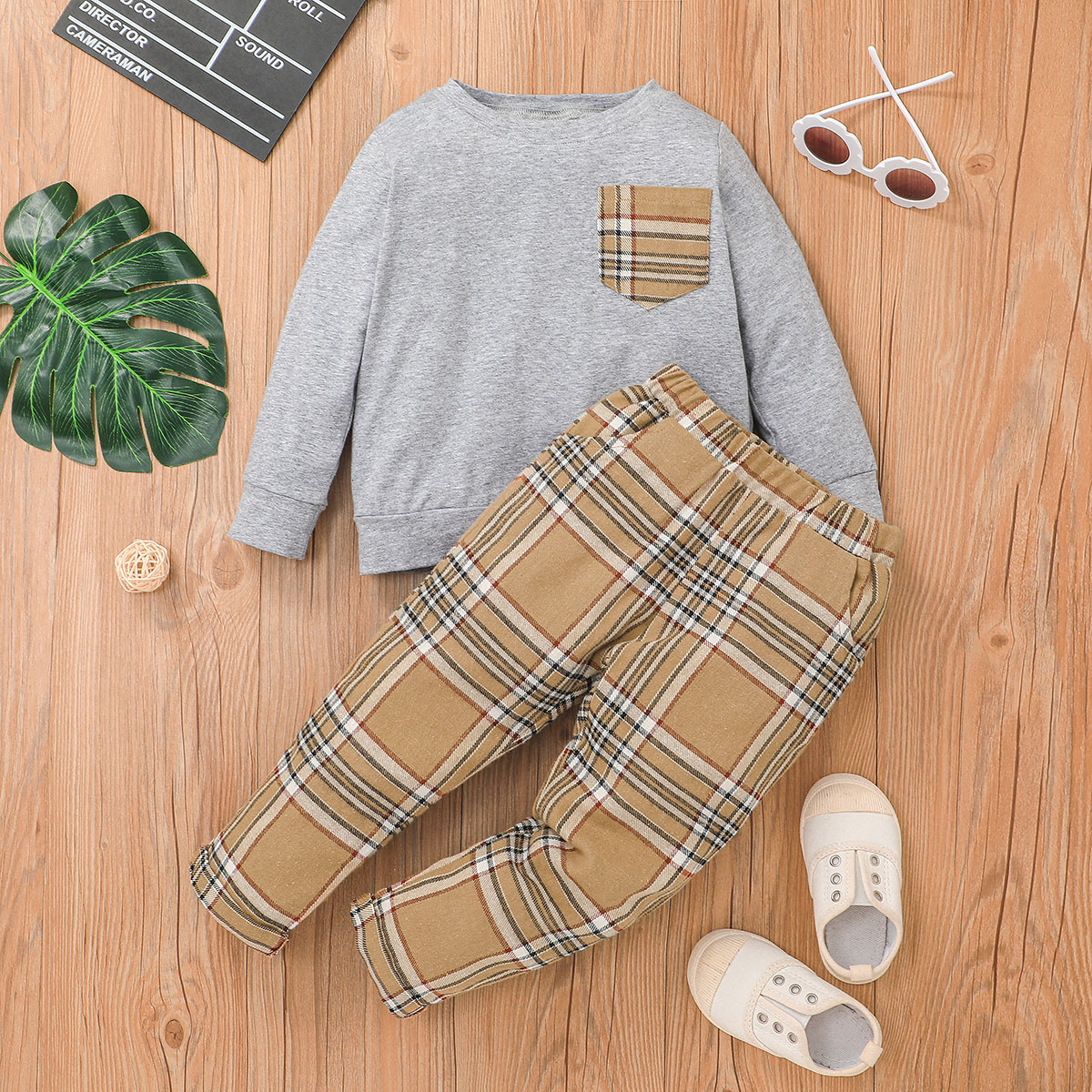 

2pcs Toddler Boy Casual Plaid Pocket Sweatshirt & Pants Set