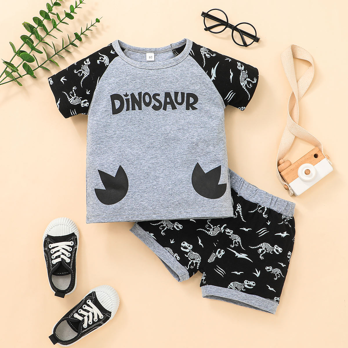 

2pcs Toddler Boy Playful Dinosaur Letter Print Tee and Shorts Set