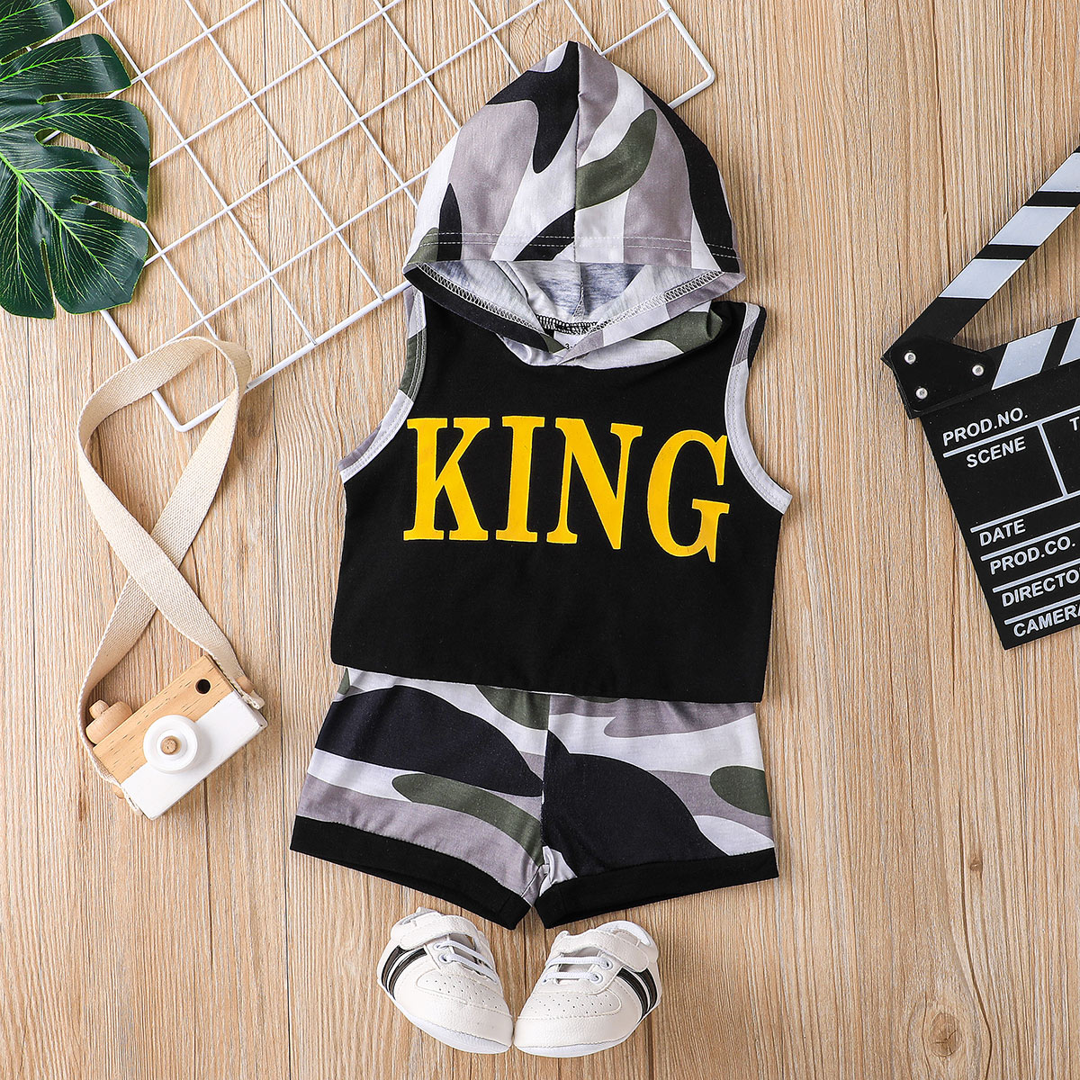 

2pcs Baby Boy Letter Print Camouflage Hooded Tank Top and Shorts Set