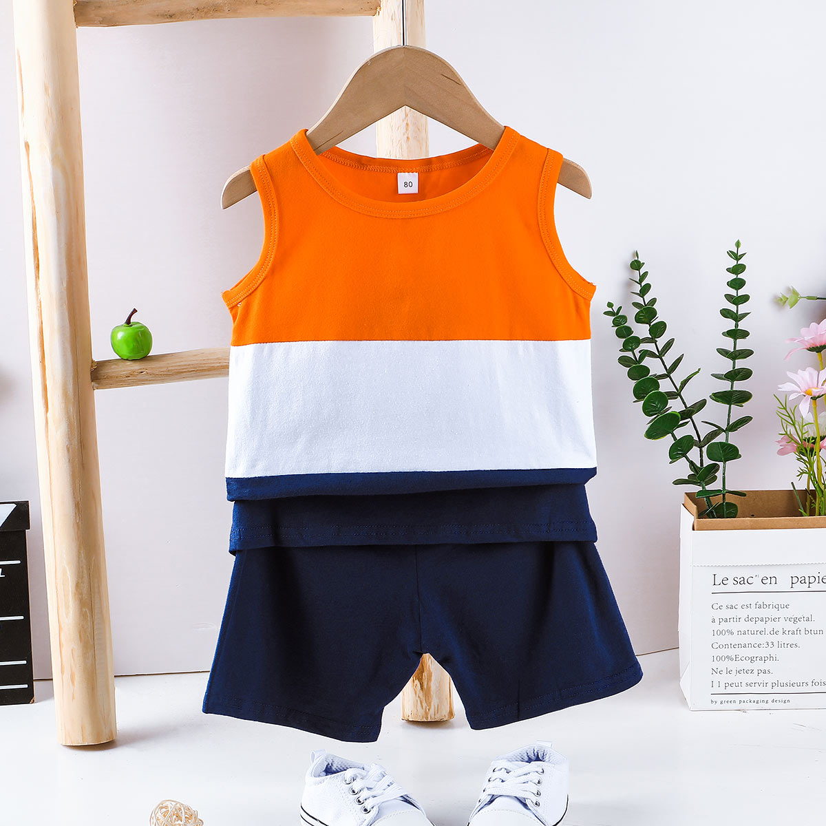 

2pcs Toddler Boy Colorblock Sleeveless Tee and Shorts Set