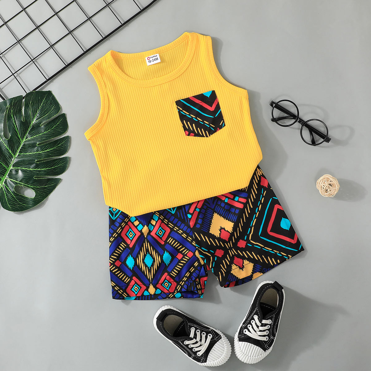 

2pcs Toddler Boy Boho Pocket Design Sleeveless Tee and Shorts Set