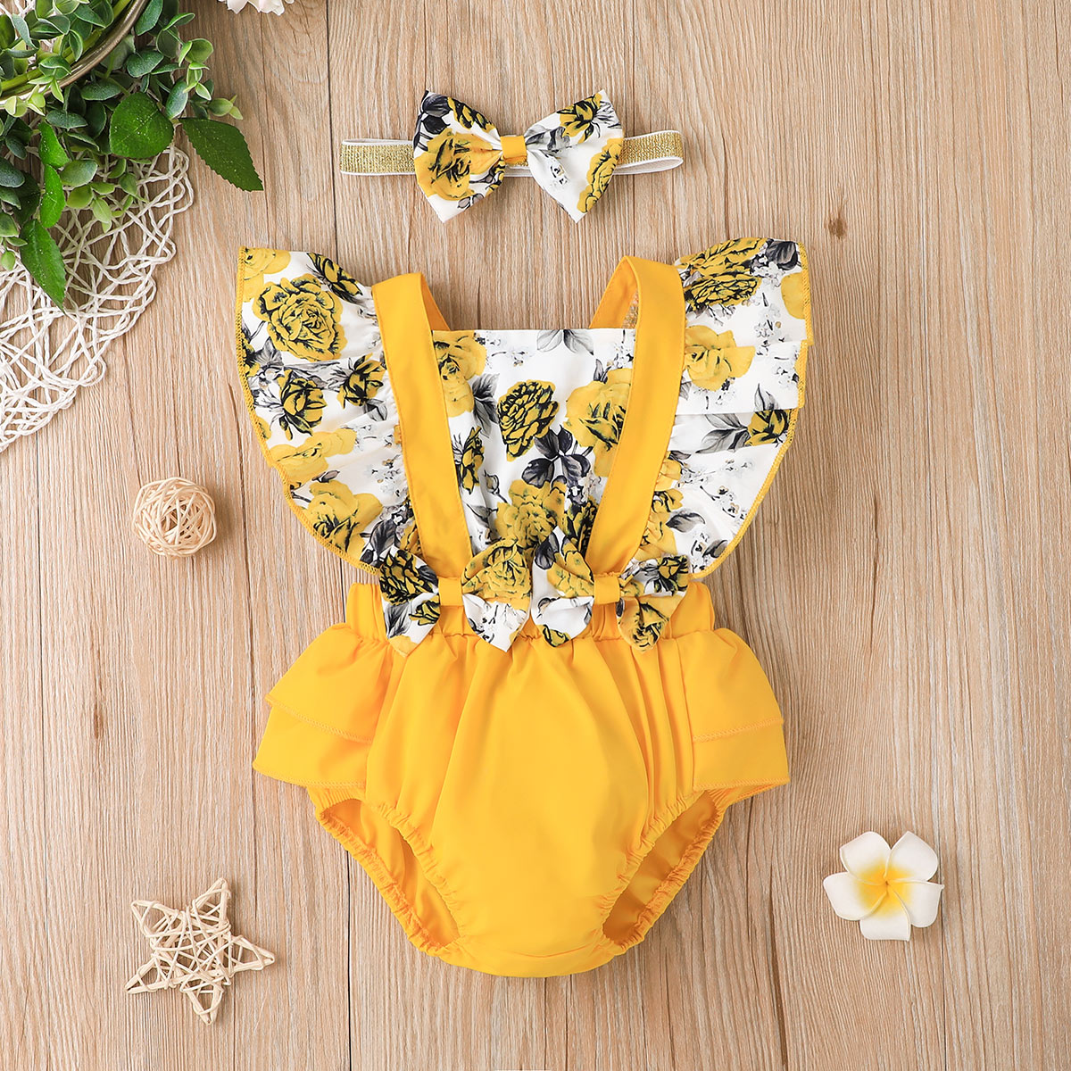 

2pcs Baby Girl Floral Print Ruffle Trim Bowknot Splicing Sleeveless Romper with Headband Set