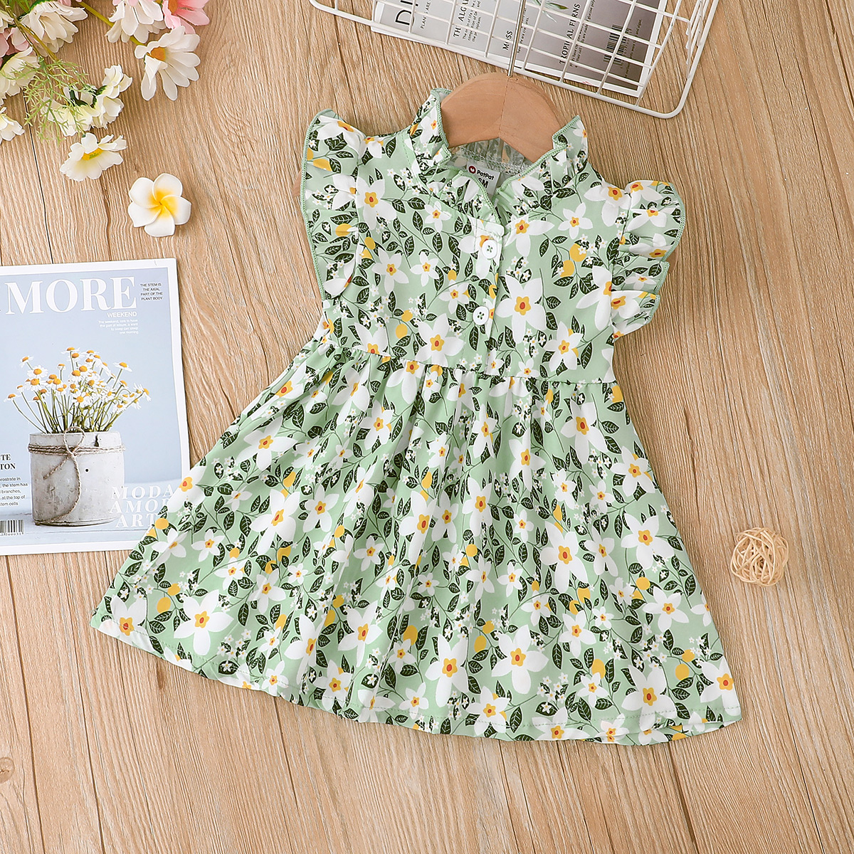 

Baby Girl All Over Floral Print Green Flutter-sleeve Button Up Dress
