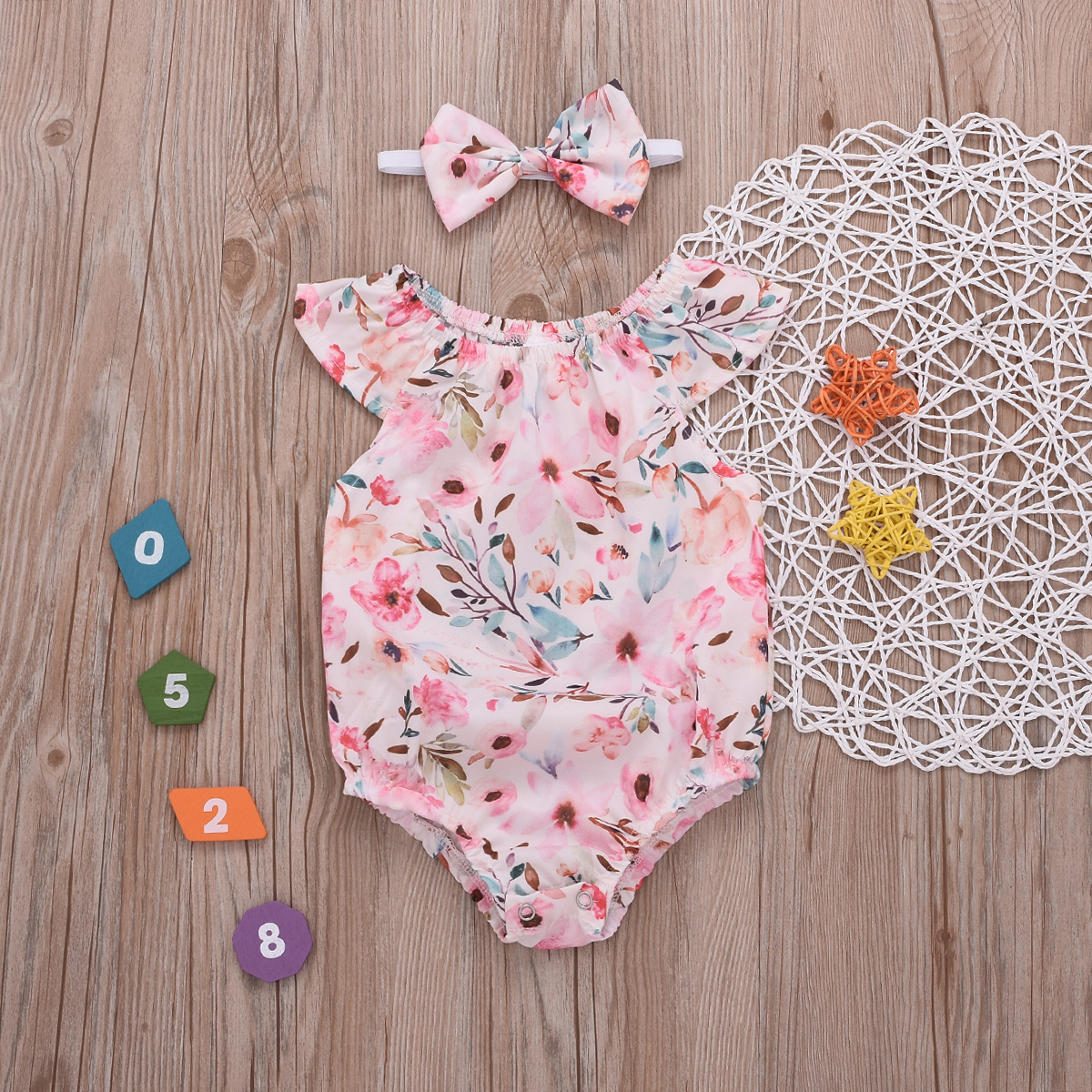 

Baby Floral Print Bodysuit and Headband
