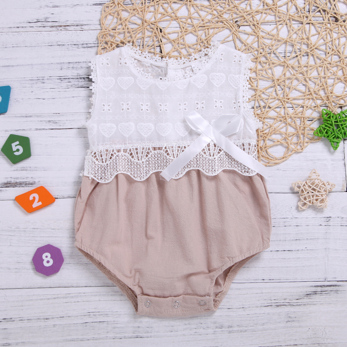 

Baby Splice Floral Heart Sleeveless Bodysuit