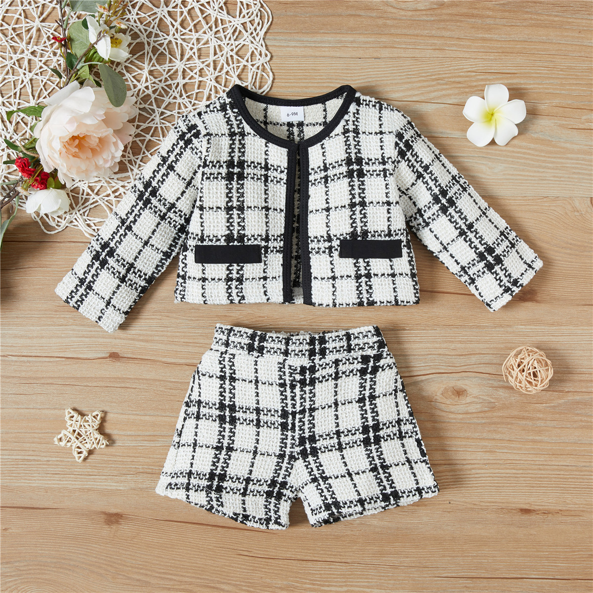 

2pcs Plaid Print Round Neck Long-sleeve White Baby Set