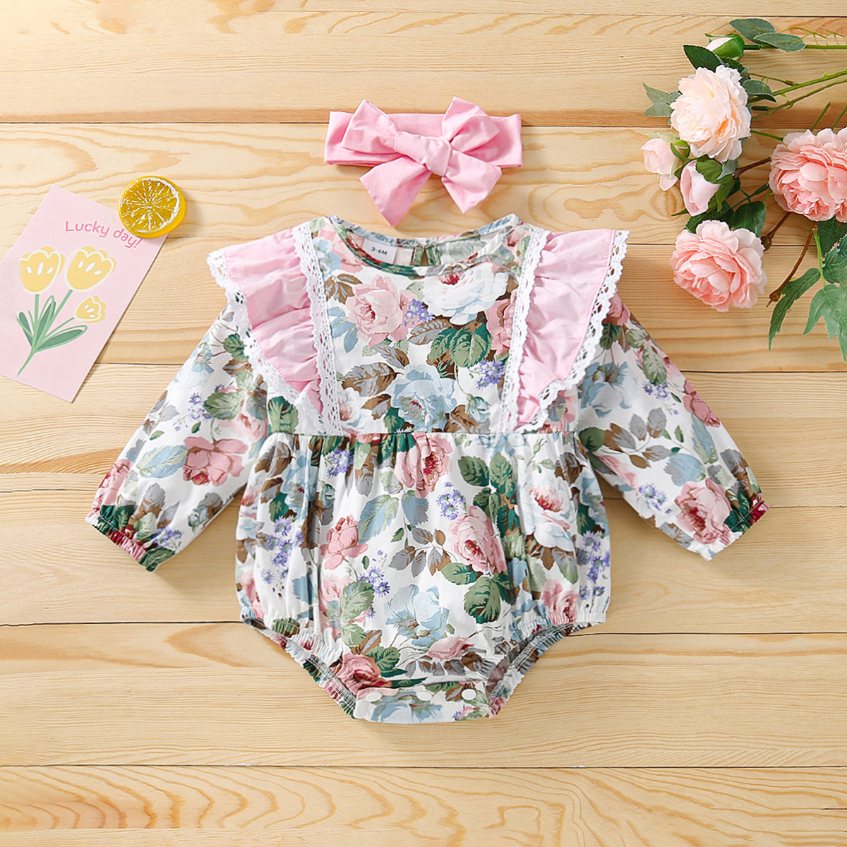 

Baby 2pcs All Over Floral Print Ruffle Lace Splicing Long-sleeve Romper Set
