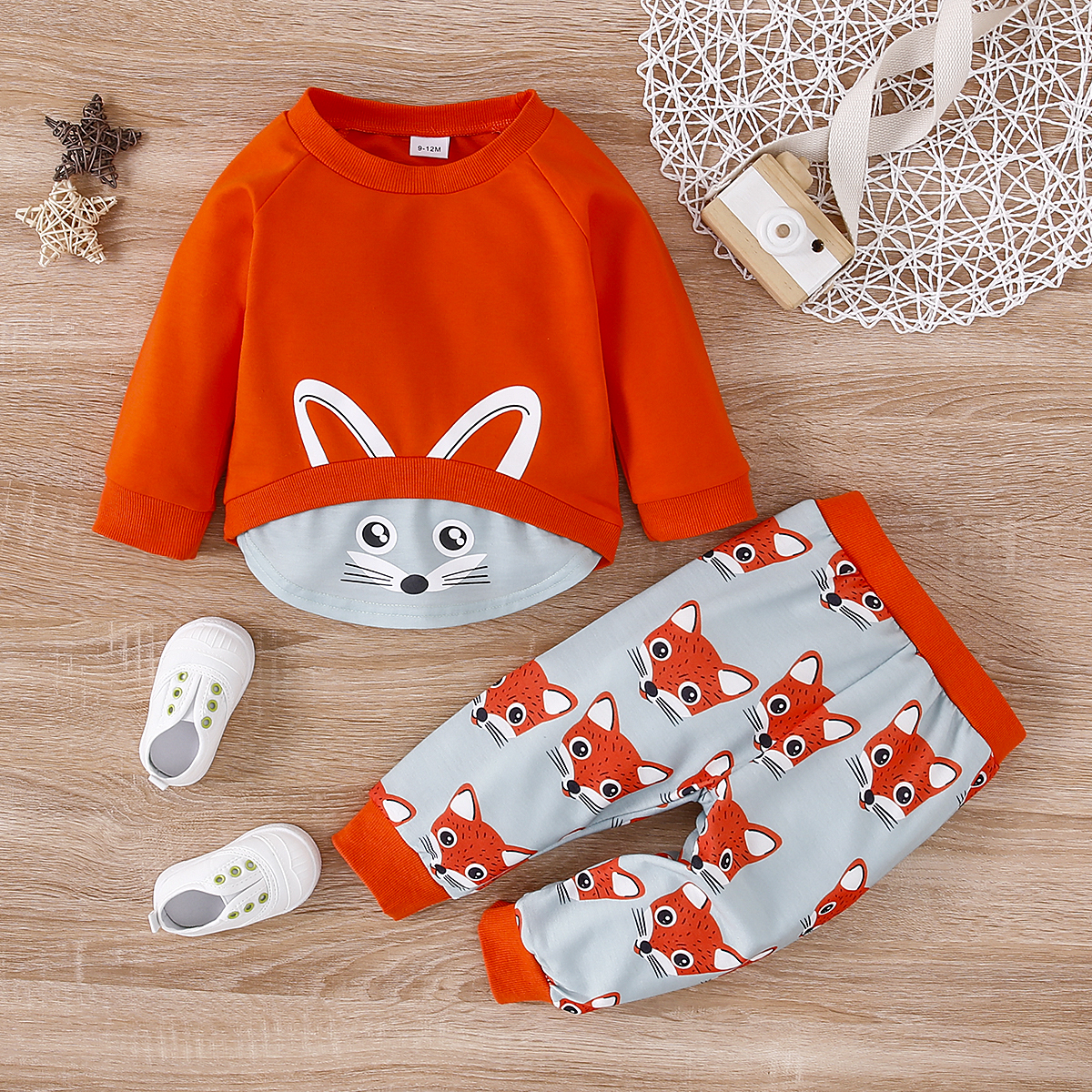 

2pcs Baby Cartoon Fox Print Orange Long-sleeve Faux-two Sweatshirt and Trousers Set