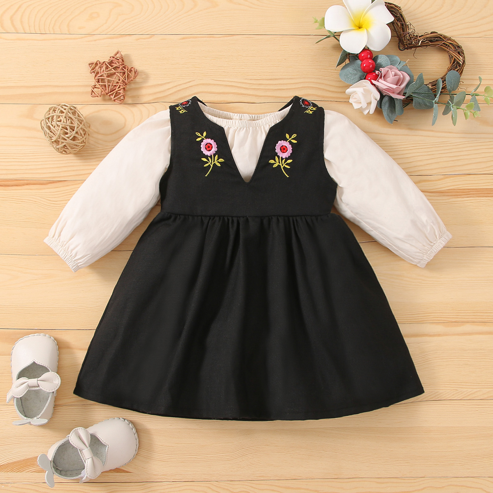 

2pcs Baby Girl Solid Long-sleeve Romper and Floral Embroidered Sleeveless Dress Set