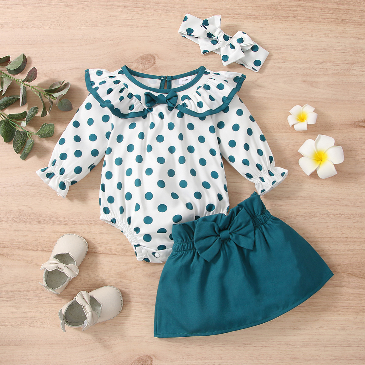 

3pcs Baby Girl Polka Dots Ruffle Collar Long-sleeve Romper and Solid Bowknot Skirt Set