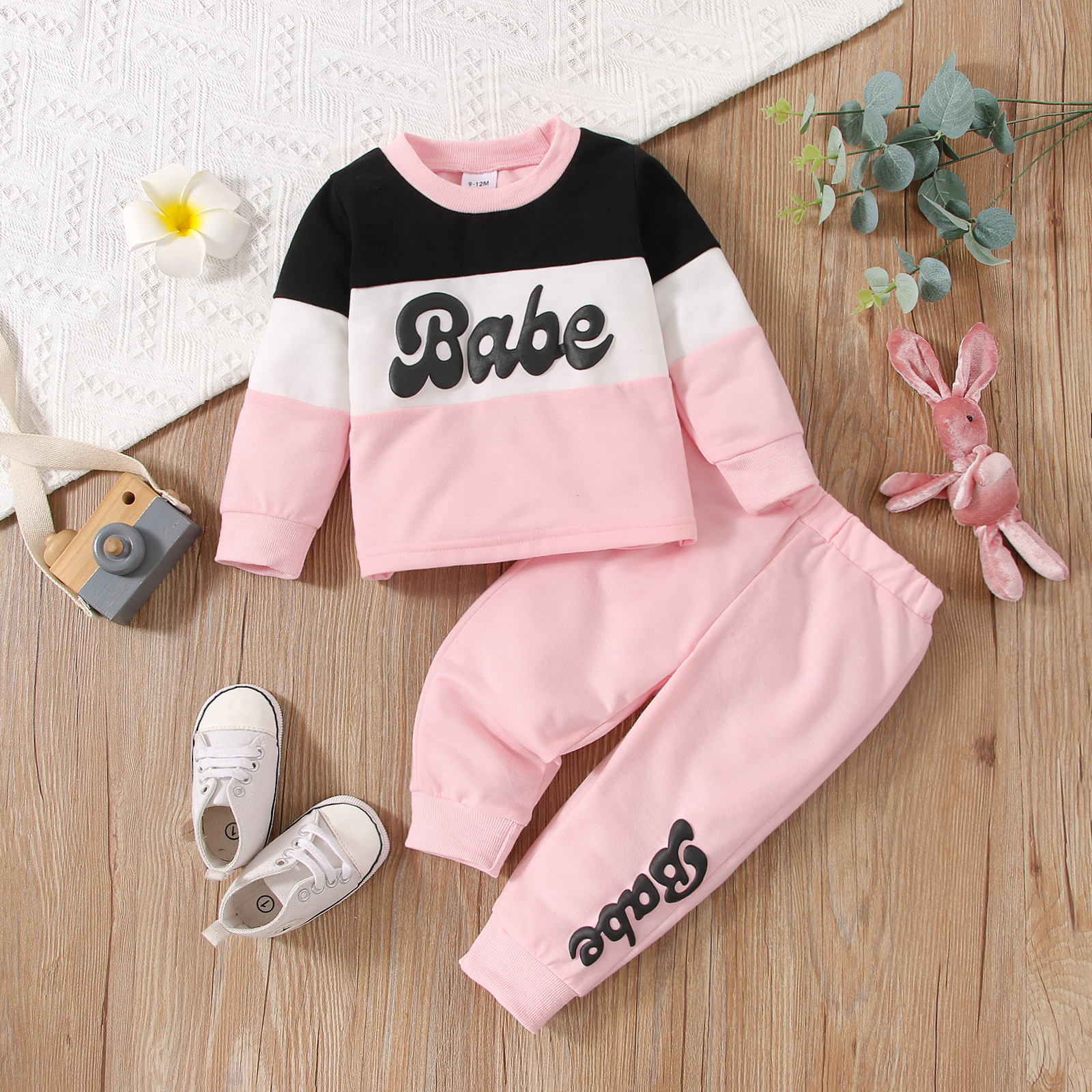 

2pcs Baby Girl Letter Print Colorblock Long-sleeve Sweatshirt and Trousers Set