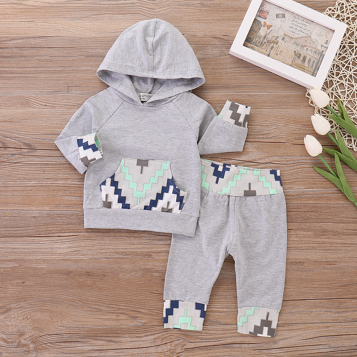 

Fashionable Geometry Design Hoodie and Pants Set for Baby