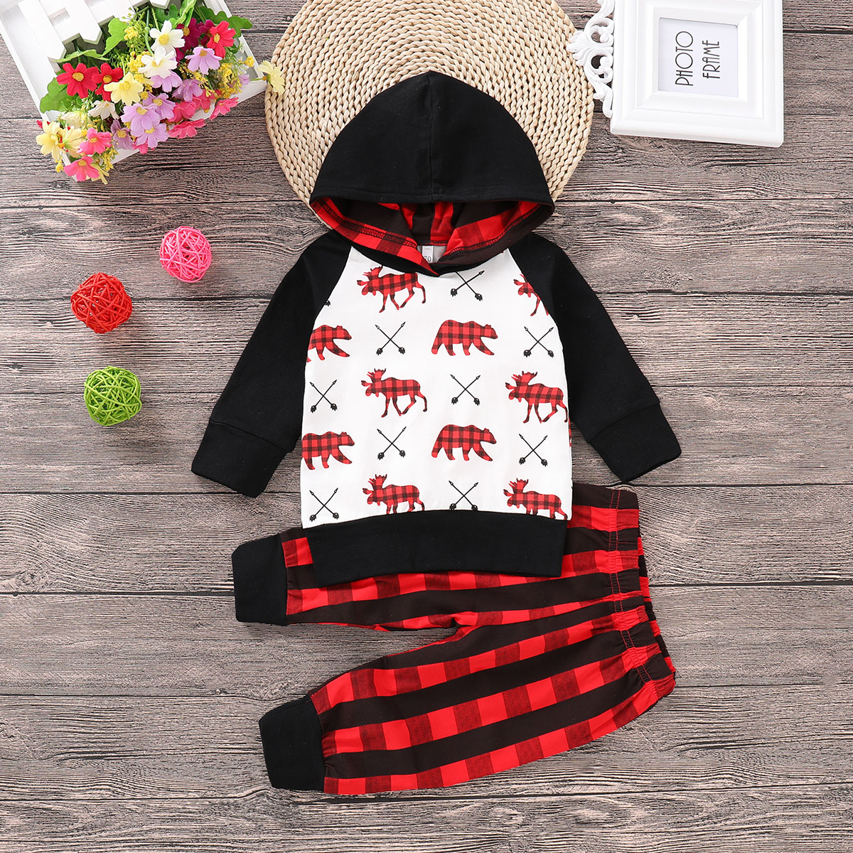 

Fashionable Animal Printed Hoodie and Plaid Pants Set for Baby