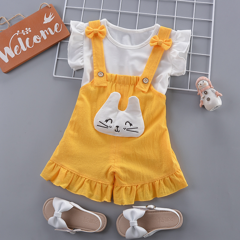 

Baby Girl Casual Flare-sleeve Top and Suspender Shorts Set (No Shoes )