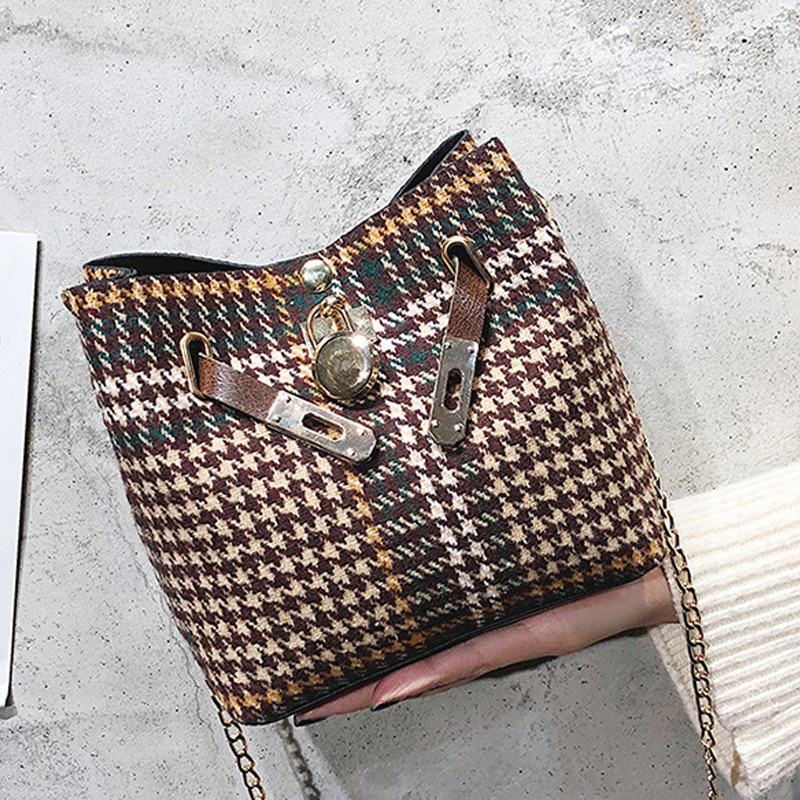 

Trendy Colorblock Chain Crossbody Bag