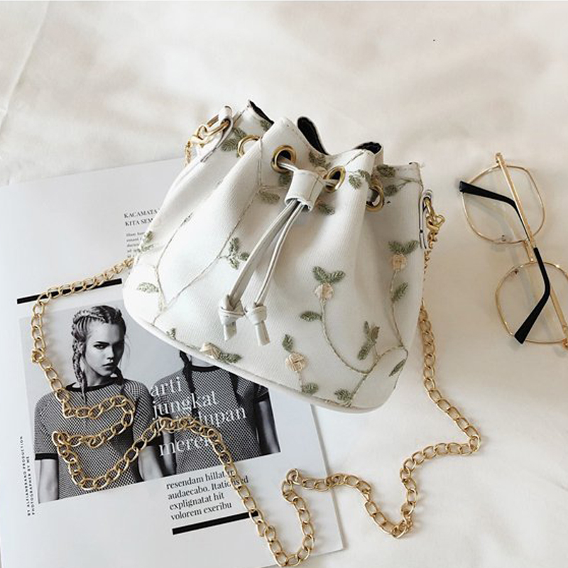 

Stylish Embroidered Chain Crossbody Bag