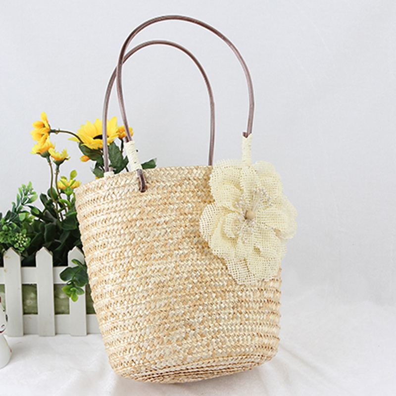 

Graceful Flower Decor Braiding Handbag