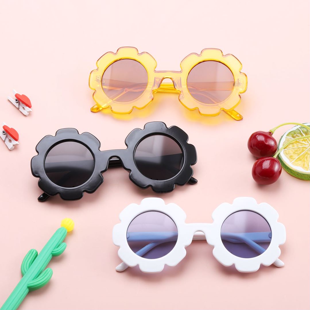 

Kids Glasses Round Flower Shape Decorative Glasses (With Glasses Case)