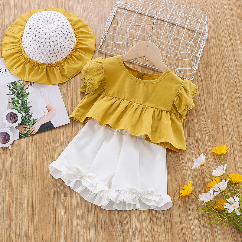 

3pcs Baby Girl Solid Lace Ruffle-sleeve Crop Top and Shorts with Hat Set