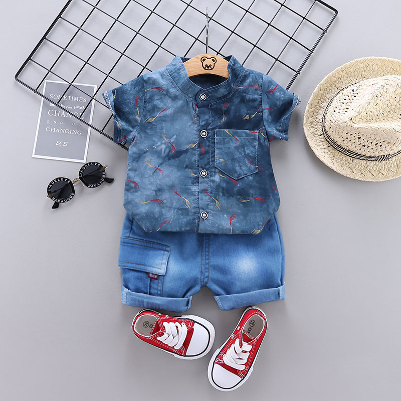 

Brush Print Short-sleeve Top and Jeans Set