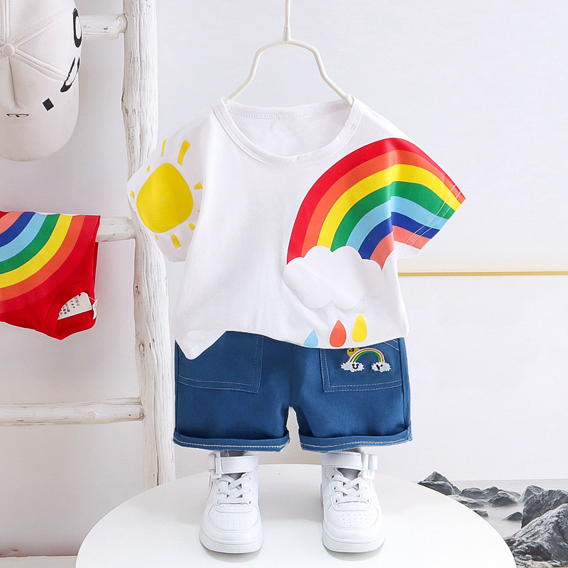 

2pcs Toddler Boy/Girl Playful Denim Shorts & Rainbow Sun Print Tee Set