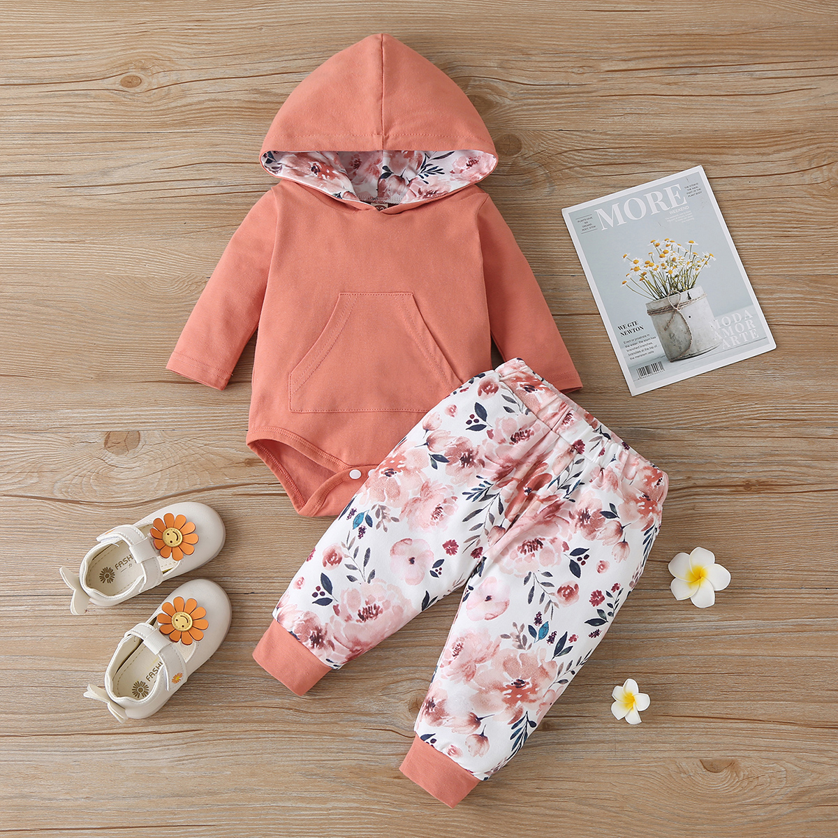 

2pcs Baby Long-sleeve Hooded Romper and Floral Print Trousers Set