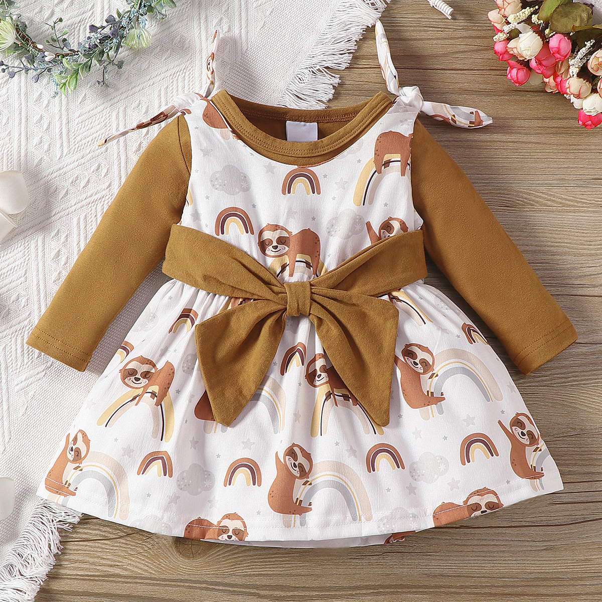 

2pcs Baby Long-sleeve Romper and Sloth Print Sleeveless Bowknot Dress Set