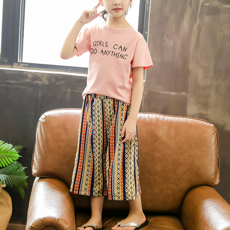 

Letter Print Short-sleeve Top And Printed Crop Pants Set