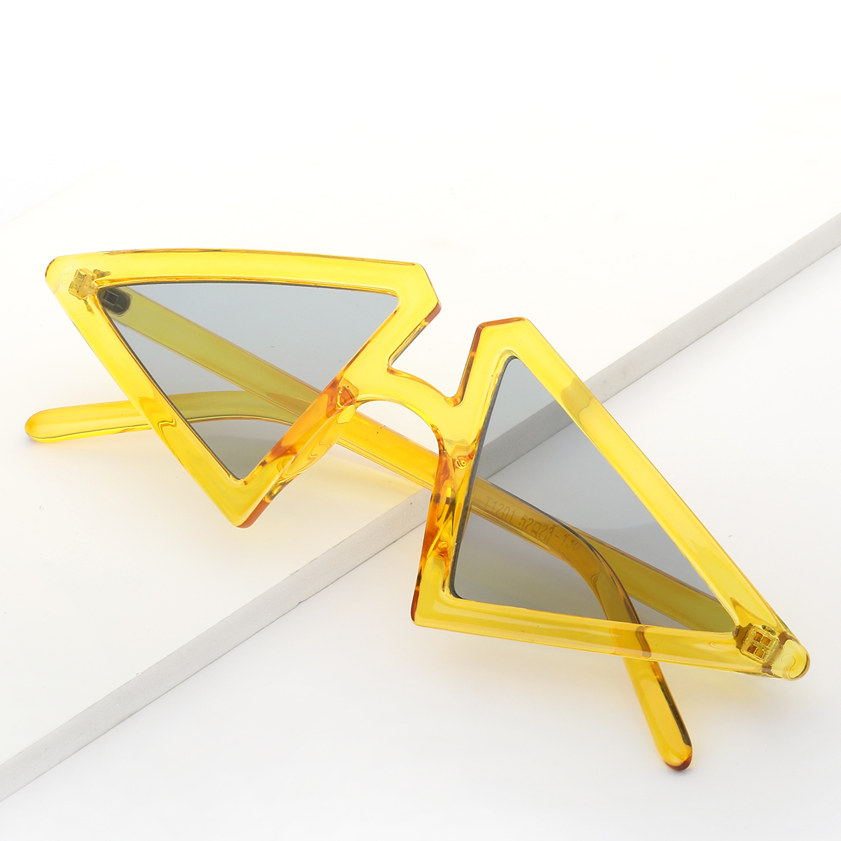 

Stylish Triangle Frame Sunglasses
