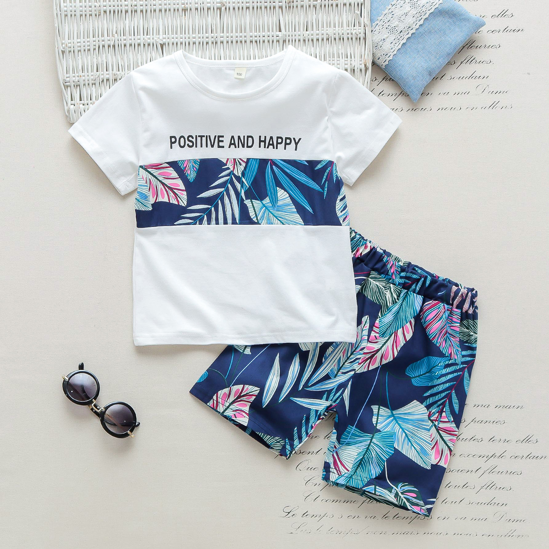 

2pcs Toddler Boy Casual Letter Floral Print Splice Tee & Shorts Set