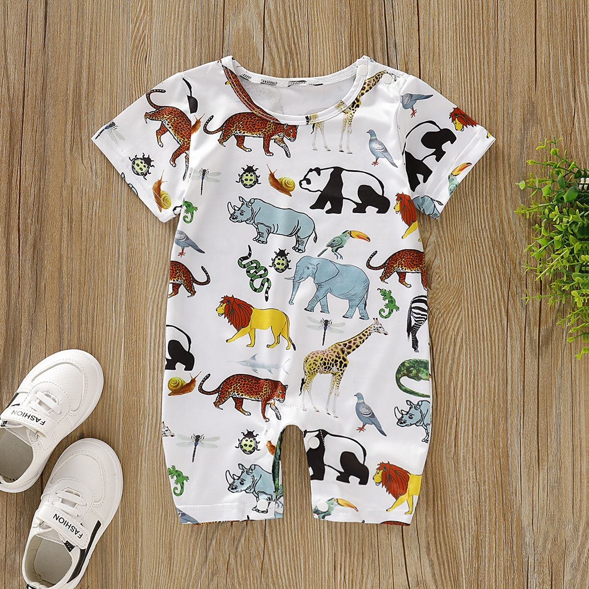 

Baby Trendy Cartoon Animal Allover Short-sleeve Jumpsuit