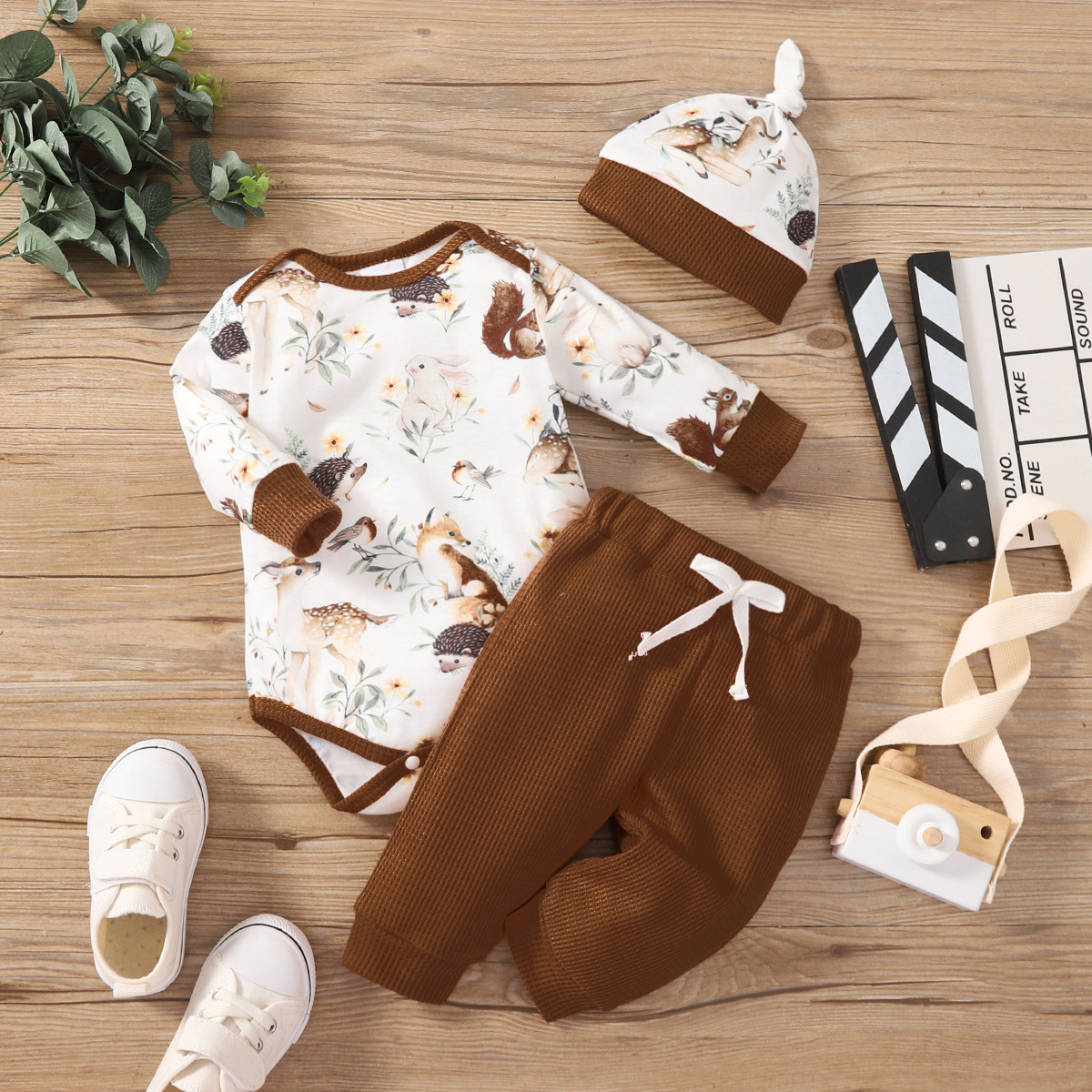 

3pcs Baby Boy/Girl Allover Animal Print Long-sleeve Romper and Solid Waffle Pants with Hat Set
