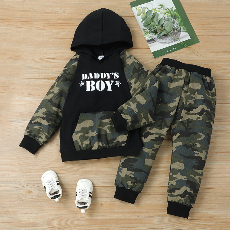 

2-piece Baby / Toddler Boy Letter Camouflage Long-sleeve Hooded Top and Pants Set