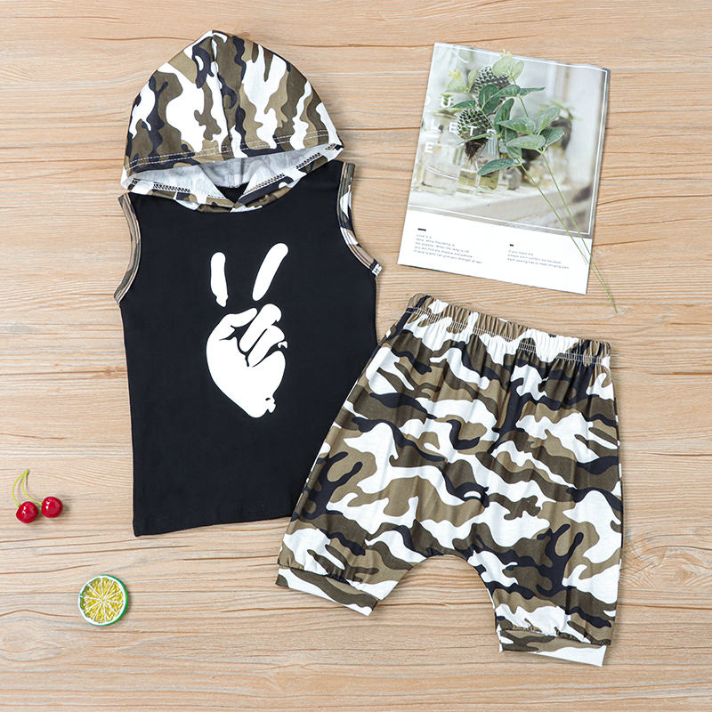 

Baby / Toddler Sleeveless Camouflage Print Hoodies and Shorts Set