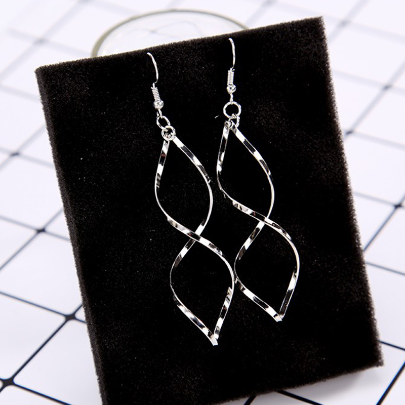 

Stylish Waved Curve Earrings for Women
