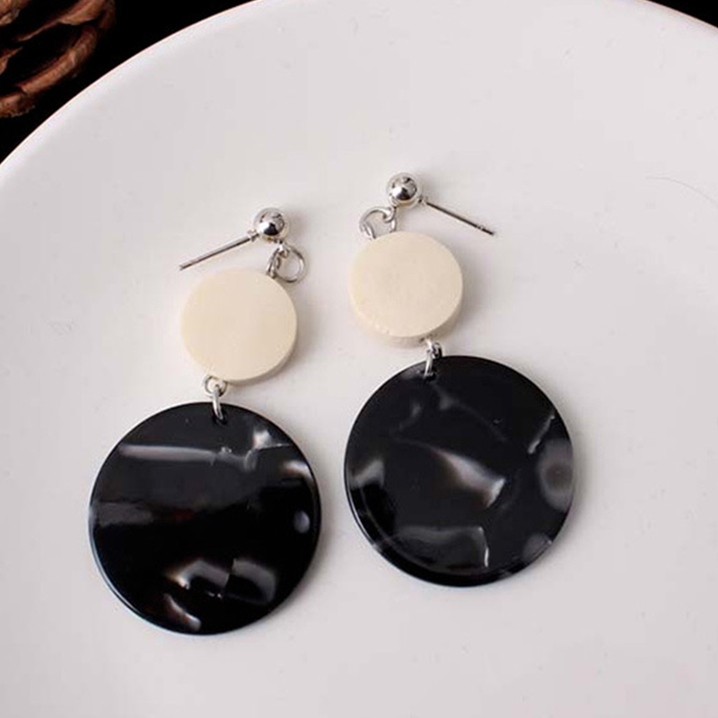 

Trendy Button Design Earrings