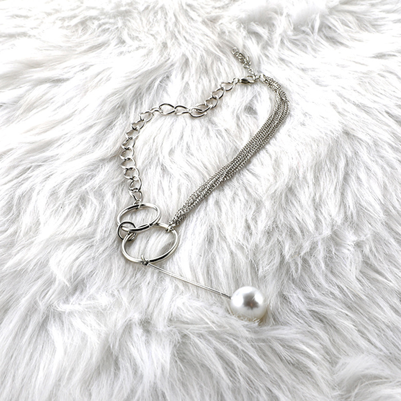 

Trendy Pearl Tasseled Chain Necklace